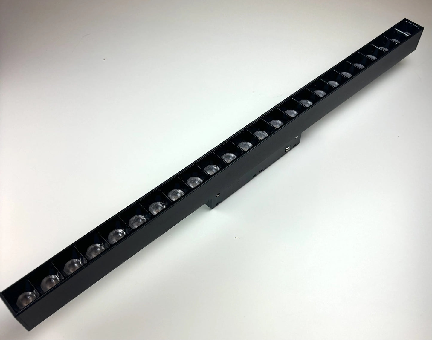 Magnetic grille anti-glare light 24W 452mm bar 48V slim matte black